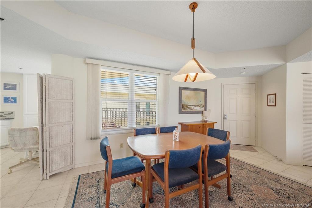 221 NE Plantation Road 406