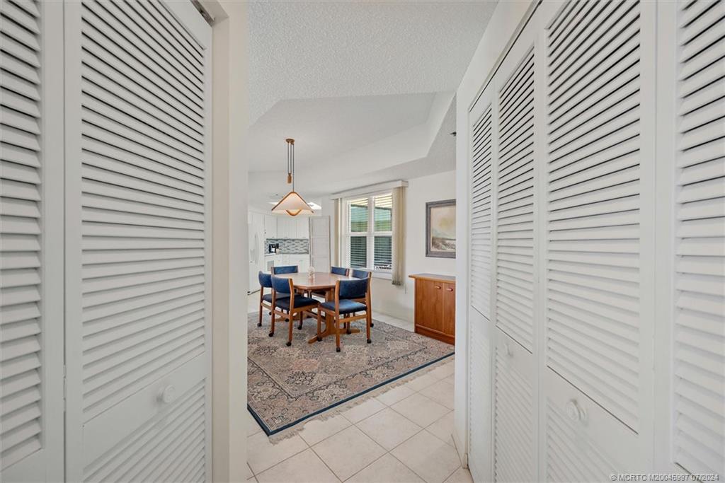 221 NE Plantation Road 406