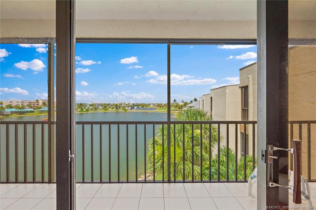 221 NE Plantation Road 406