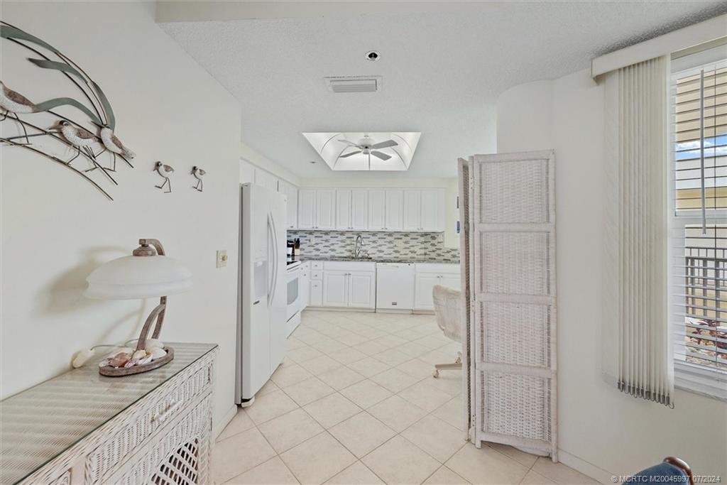221 NE Plantation Road 406
