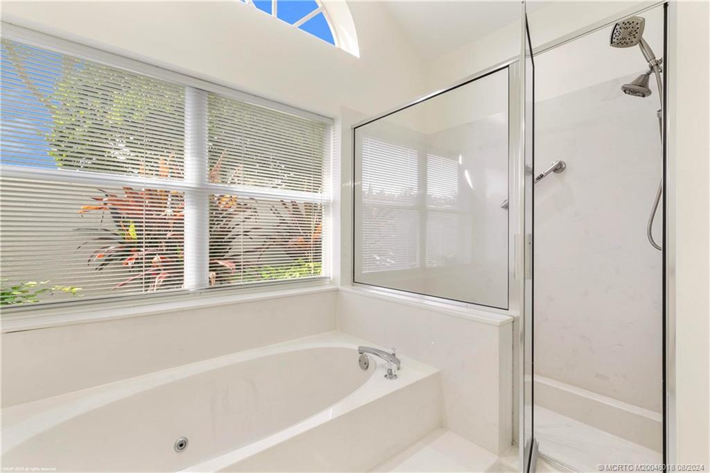 1512 NW Sweet Bay Circle