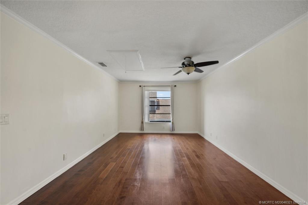 402 Lakewood Ct 2B
