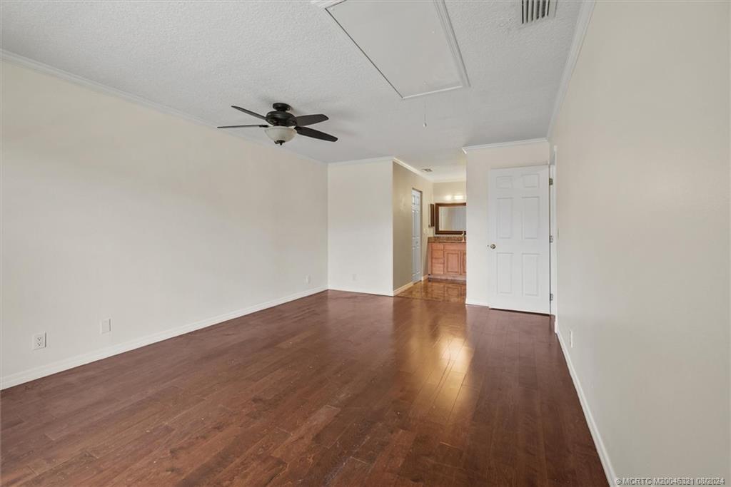 402 Lakewood Ct 2B