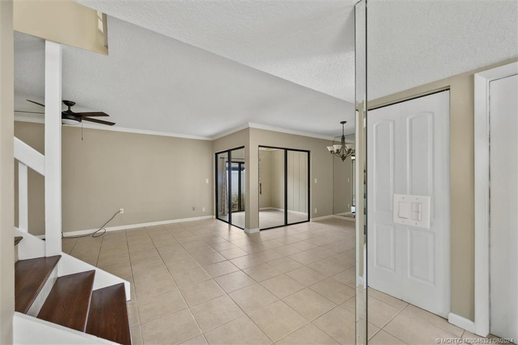 402 Lakewood Ct 2B
