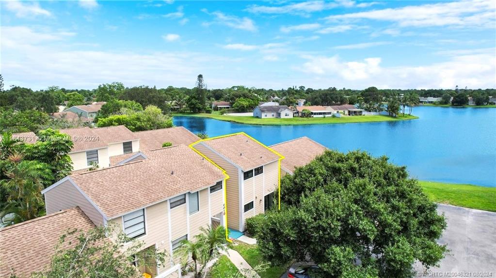402 Lakewood Ct 2B