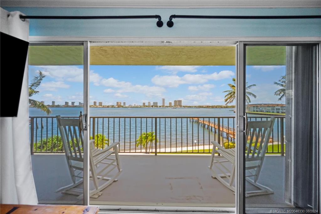 3040 Lake Shore Drive 301