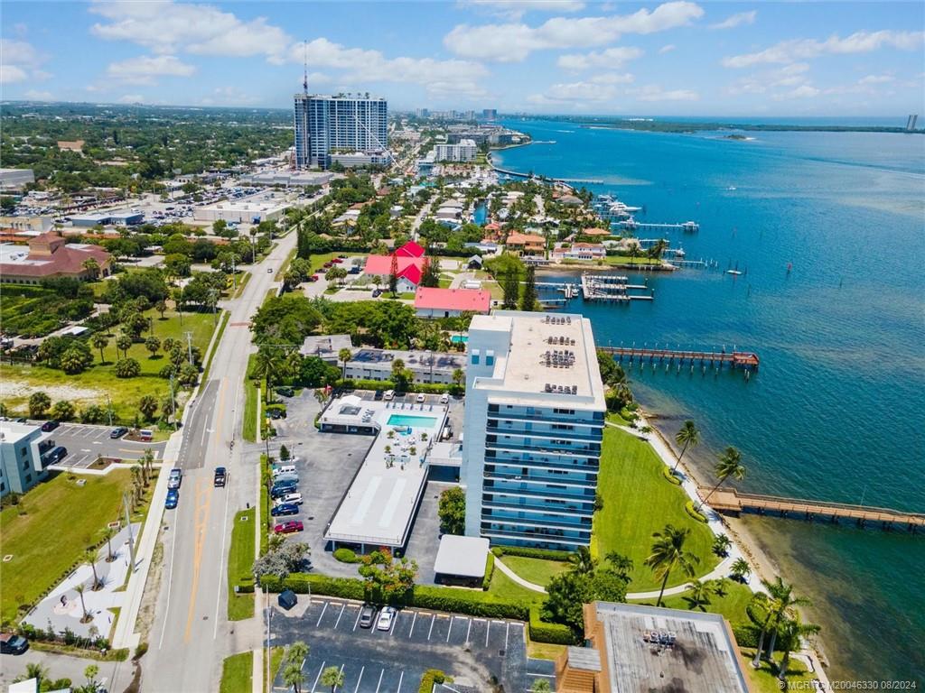 3040 Lake Shore Drive 301