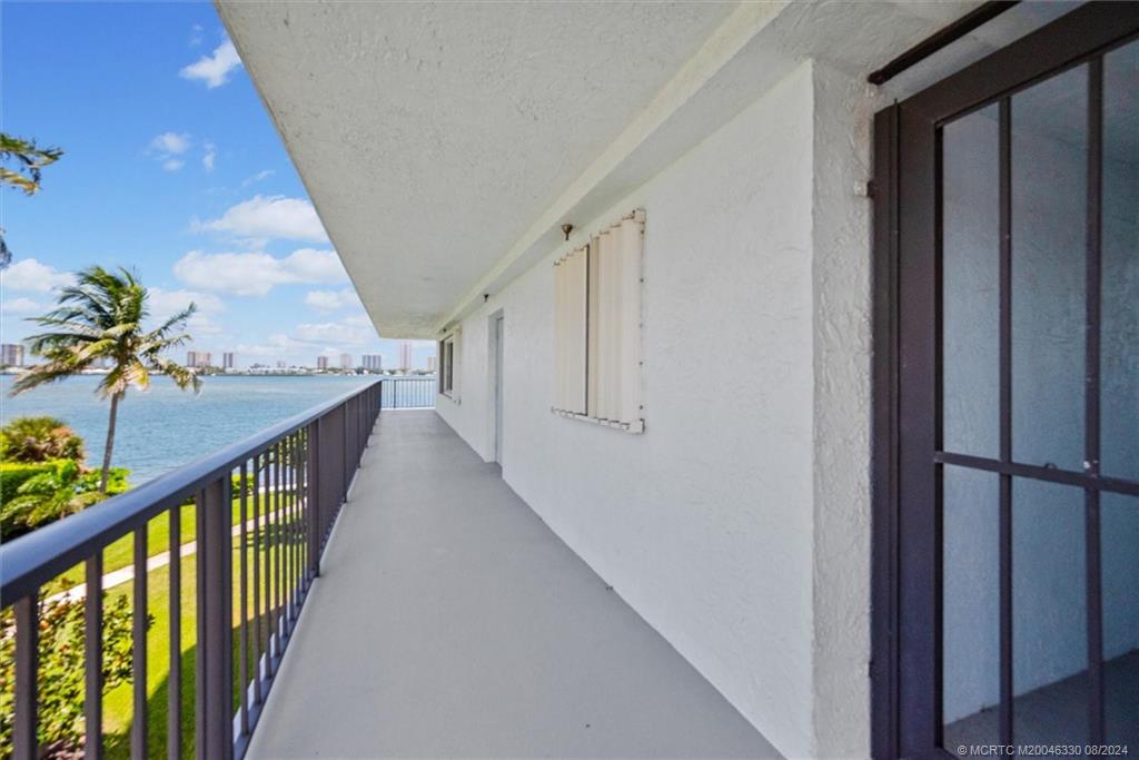 3040 Lake Shore Drive 301
