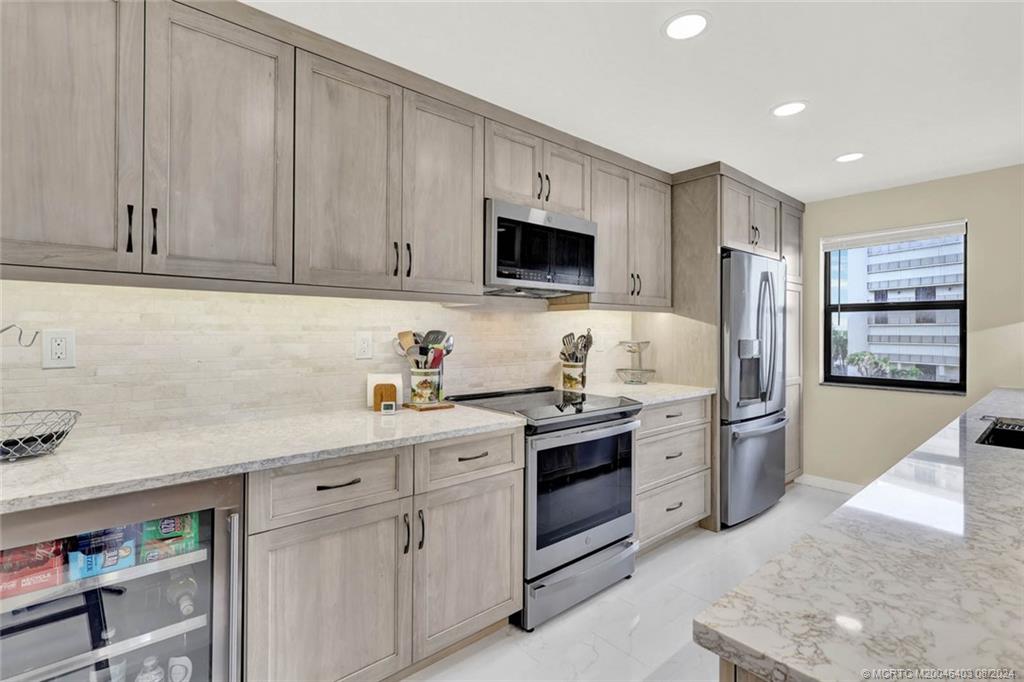 10044 S Ocean Drive 402