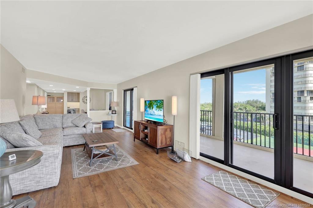 10044 S Ocean Drive 402