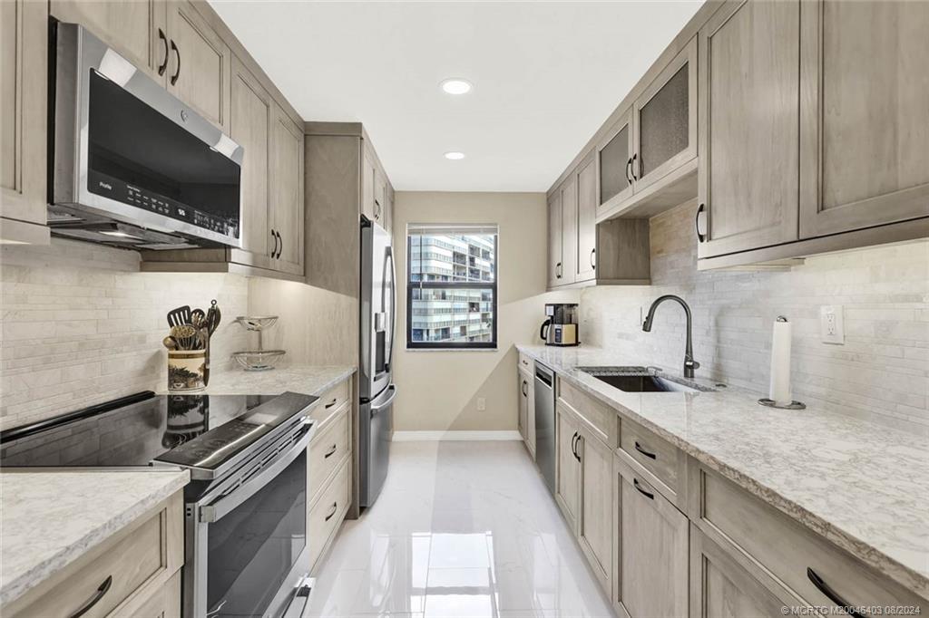 10044 S Ocean Drive 402