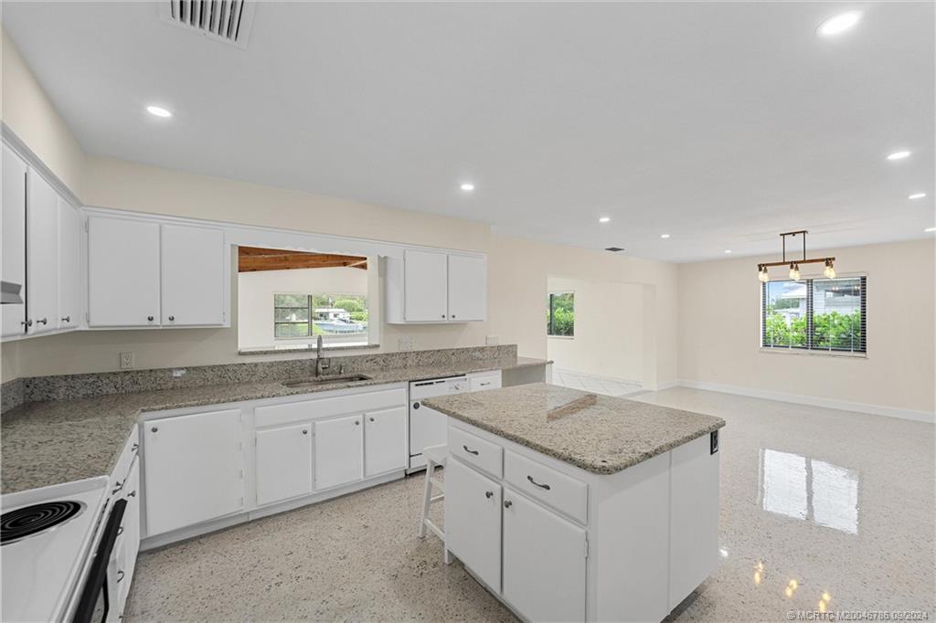 1134 NW Spruce Ridge Drive