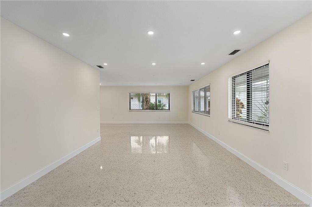1134 NW Spruce Ridge Drive