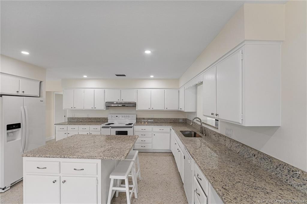 1134 NW Spruce Ridge Drive