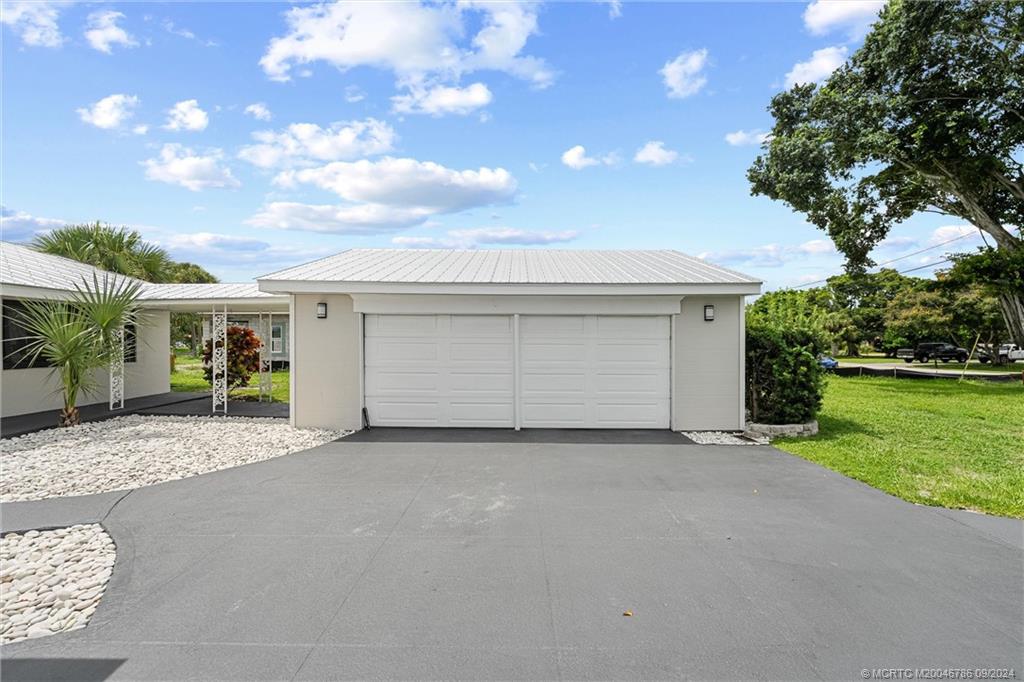 1134 NW Spruce Ridge Drive