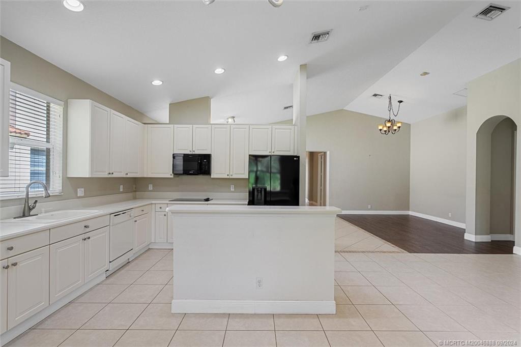 1172 SE Fleming Way