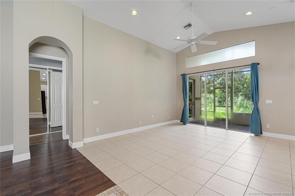 1172 SE Fleming Way
