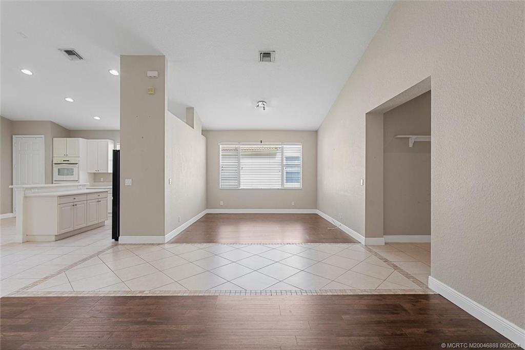 1172 SE Fleming Way