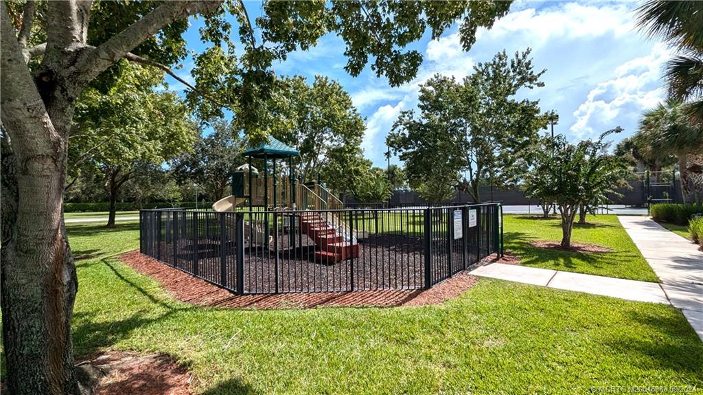 1172 SE Fleming Way