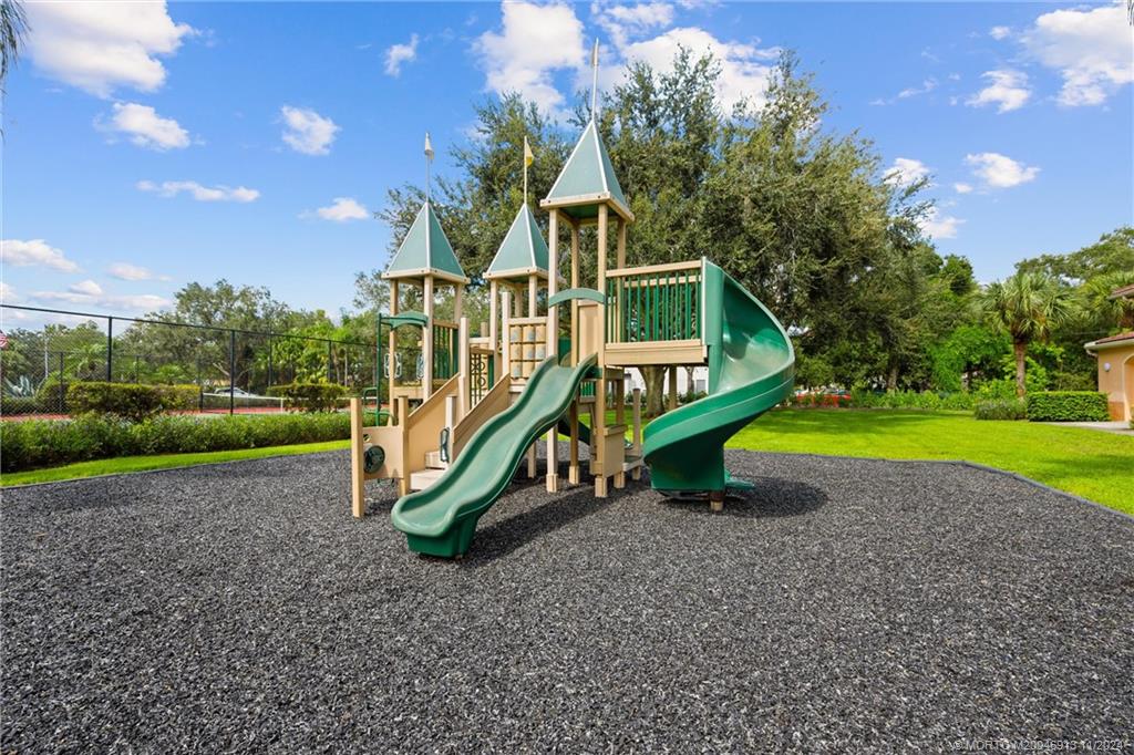 181 SW Palm Drive 207