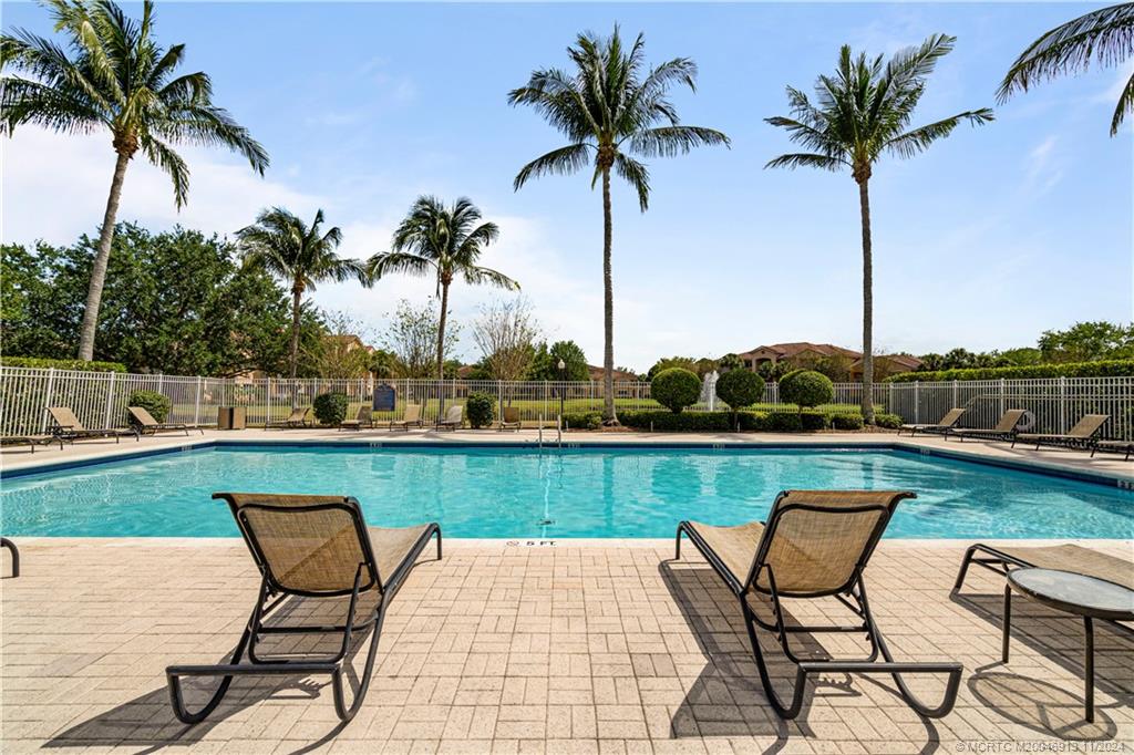 181 SW Palm Drive 207