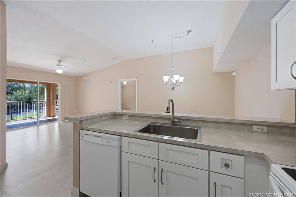 181 SW Palm Drive 207