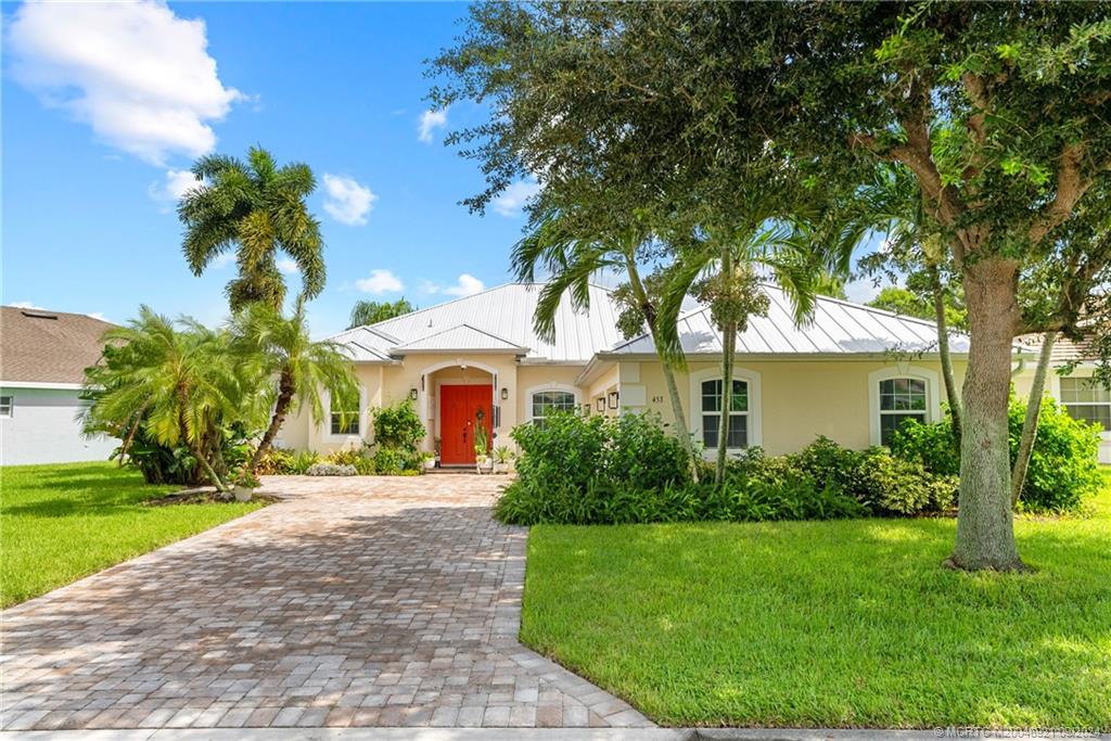 453 NW Sunflower Place