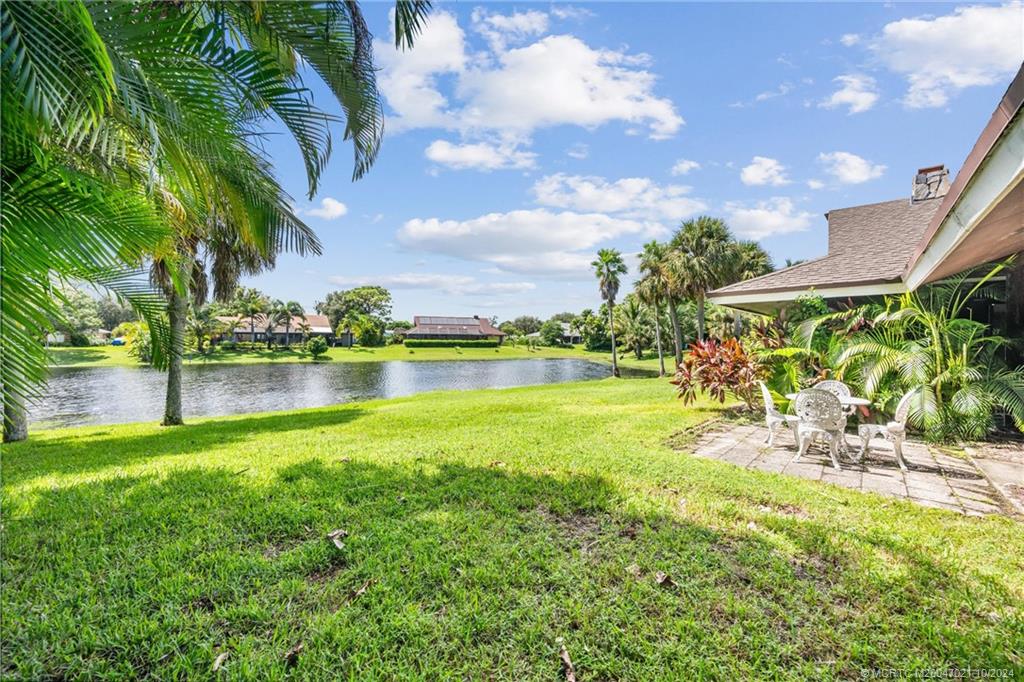 2190 NE Pinecrest Lakes Blvd