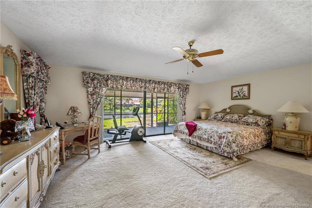 2190 NE Pinecrest Lakes Blvd