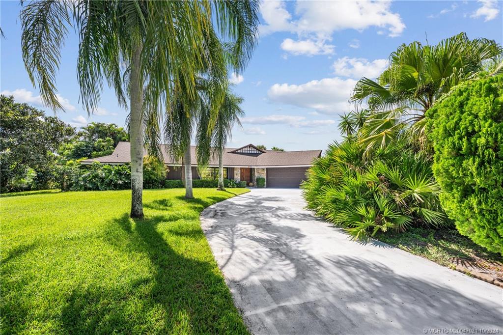 2190 NE Pinecrest Lakes Blvd