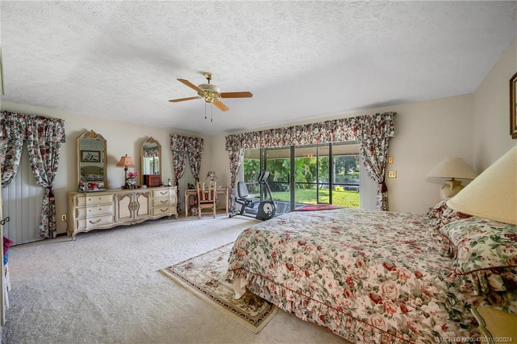 2190 NE Pinecrest Lakes Blvd