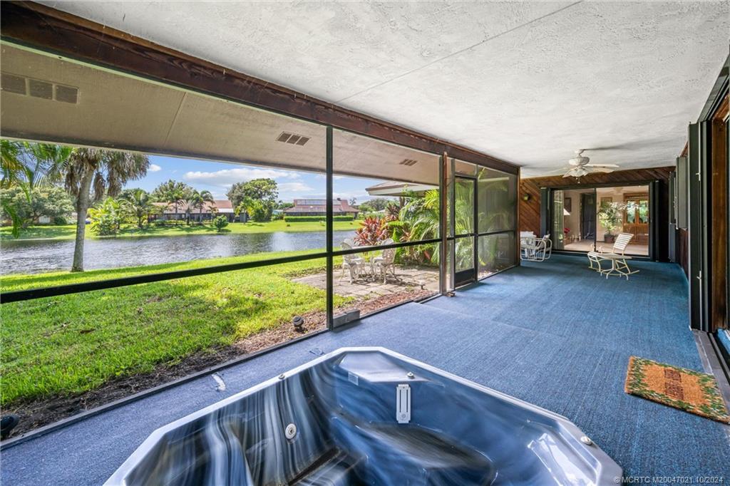 2190 NE Pinecrest Lakes Blvd