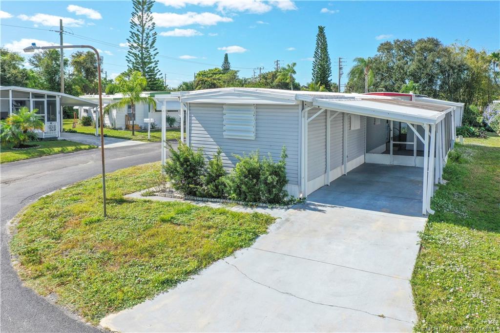 609 Garden View