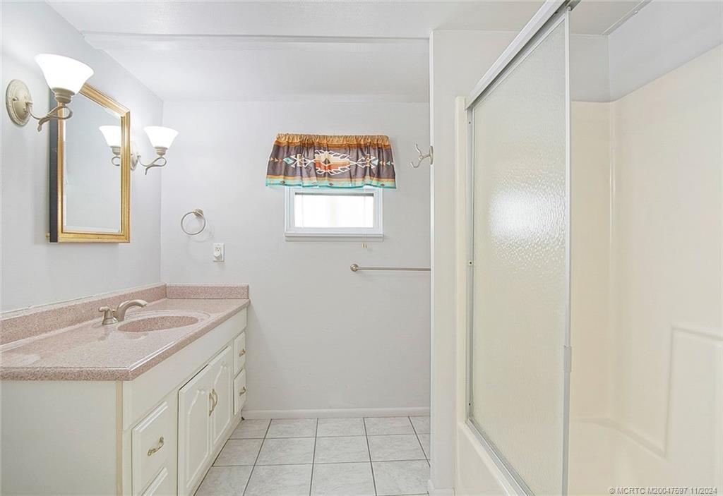 609 Garden View