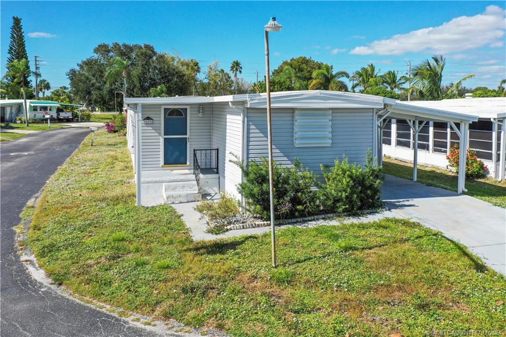 609 Garden View