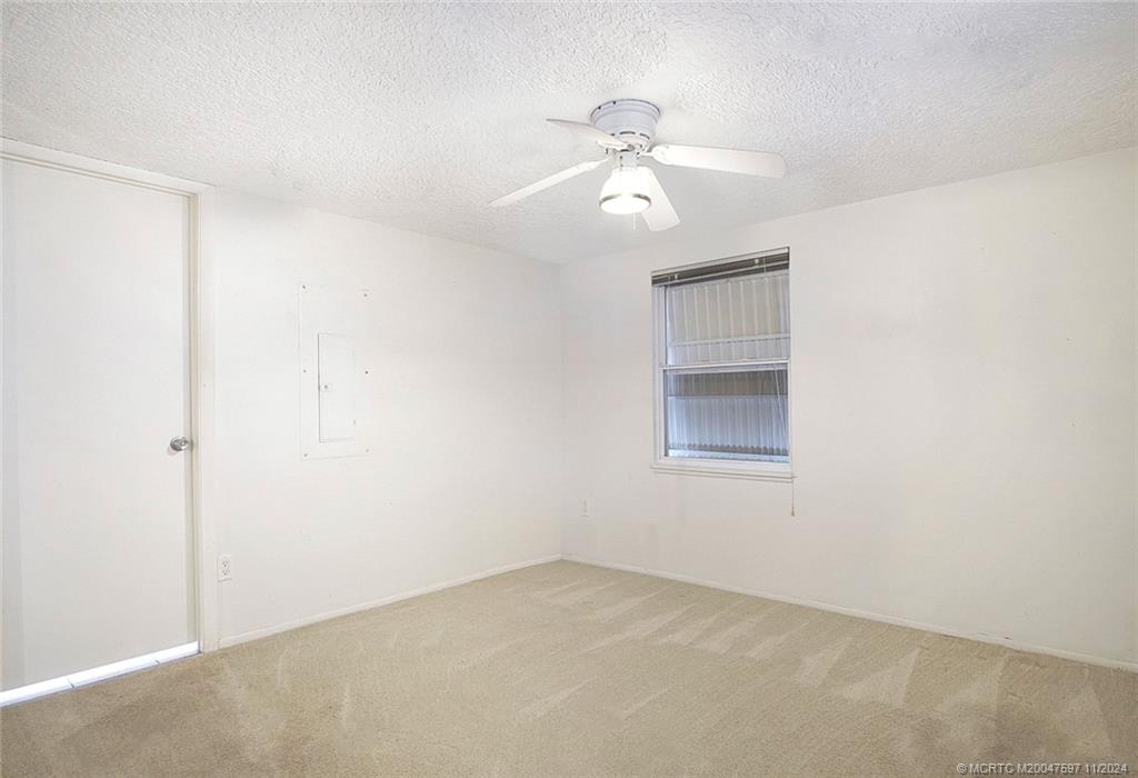 609 Garden View