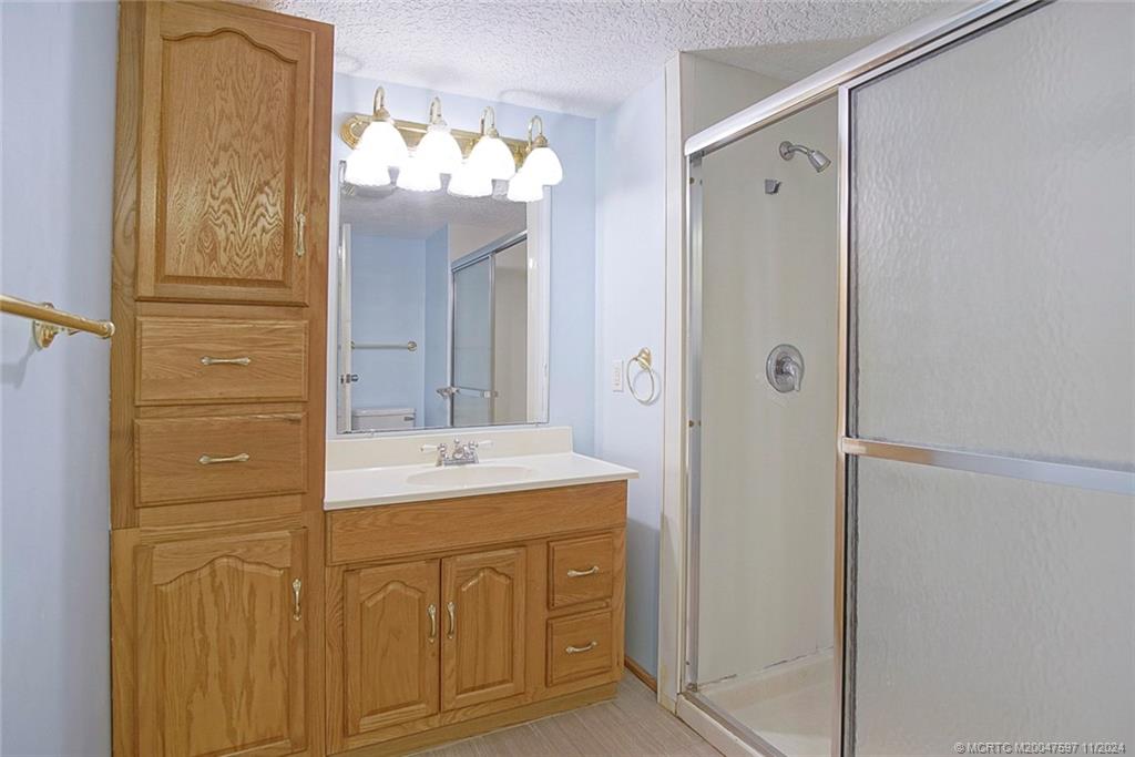 609 Garden View