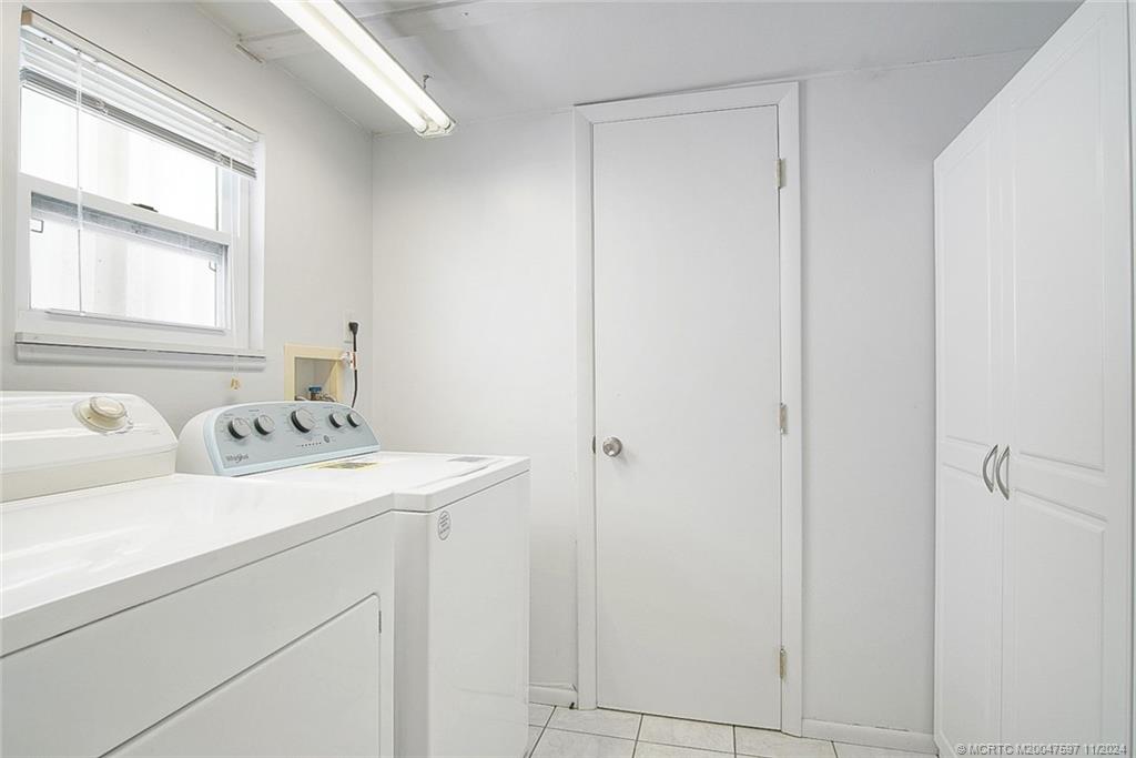 609 Garden View