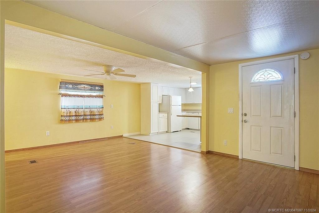609 Garden View