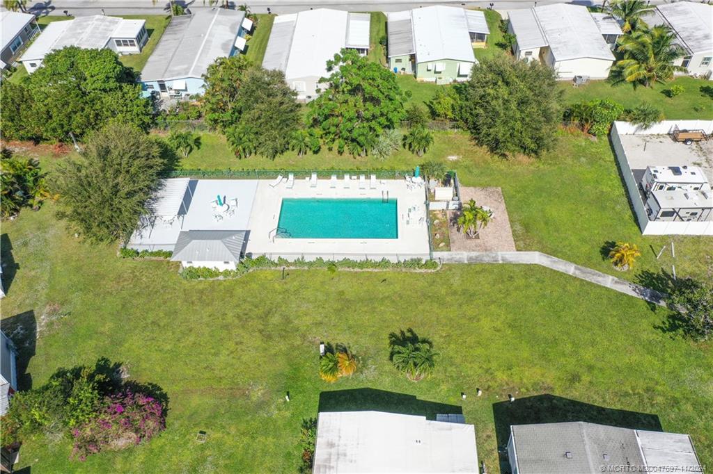 609 Garden View