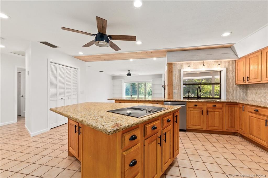 4569 SE Halston Ct