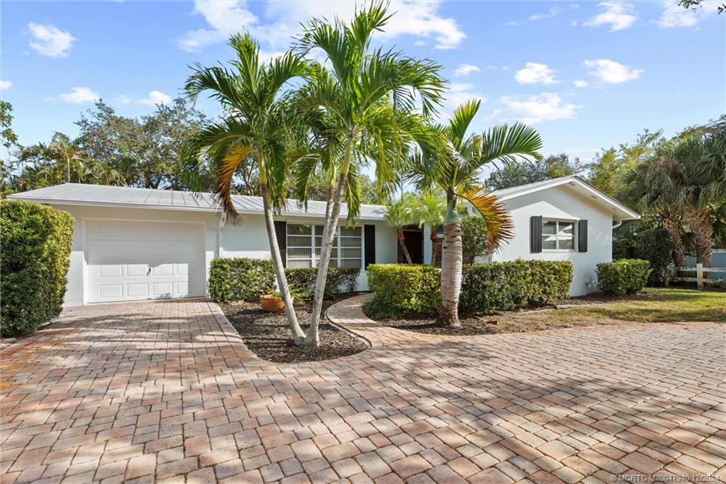 421 SE Edgewood Drive