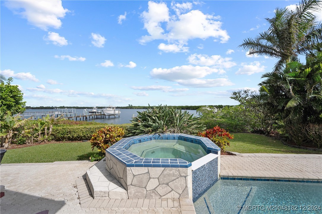 3990 NE Joes Point Road