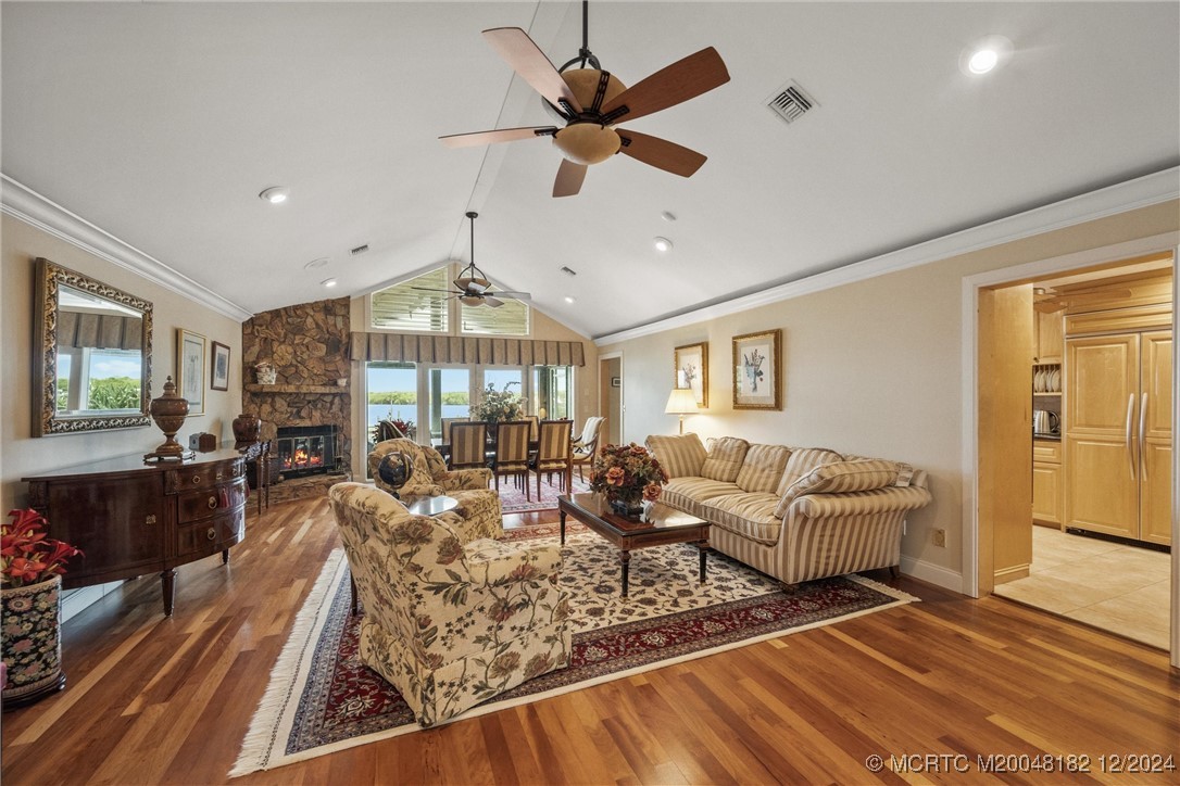 3990 NE Joes Point Road