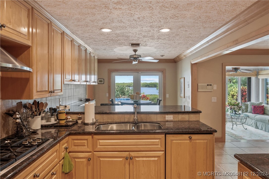 3990 NE Joes Point Road