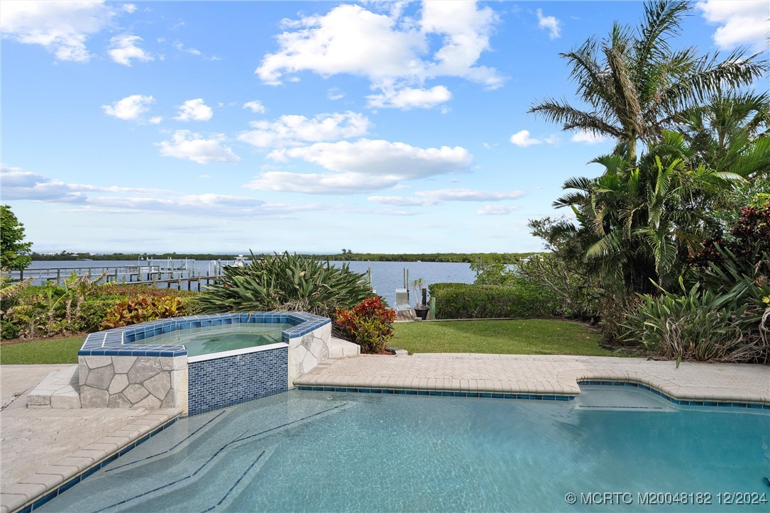 3990 NE Joes Point Road