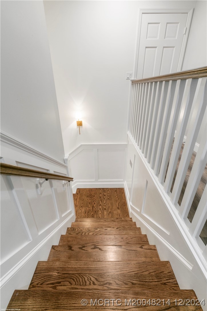 16 Ridgeview Road N