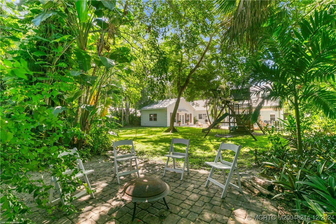 16 Ridgeview Road N