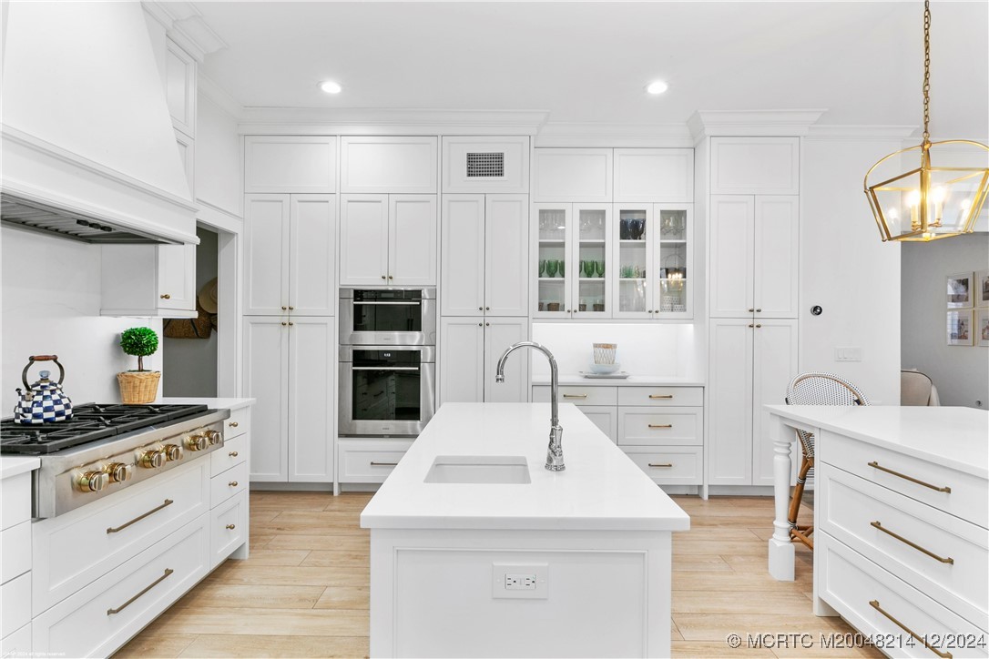 16 Ridgeview Road N