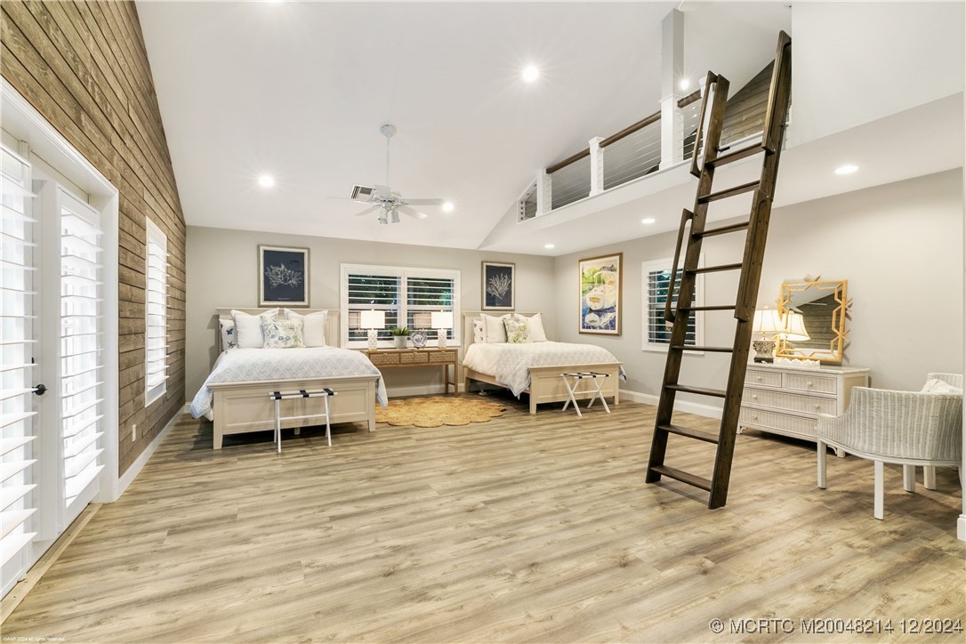 16 Ridgeview Road N